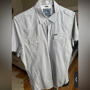BUFFALO DAVID CASUAL BUTTON DOWN SHORT SLEEVE SHIRT SIZE MEDIUM